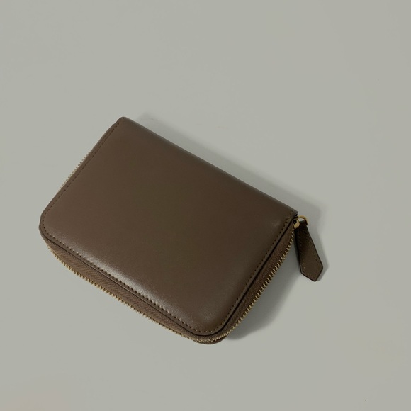 FENDI Bifold Wallet Visor
Way Leather Brown Women's
8M0401-6GM - Picture 5 of 16